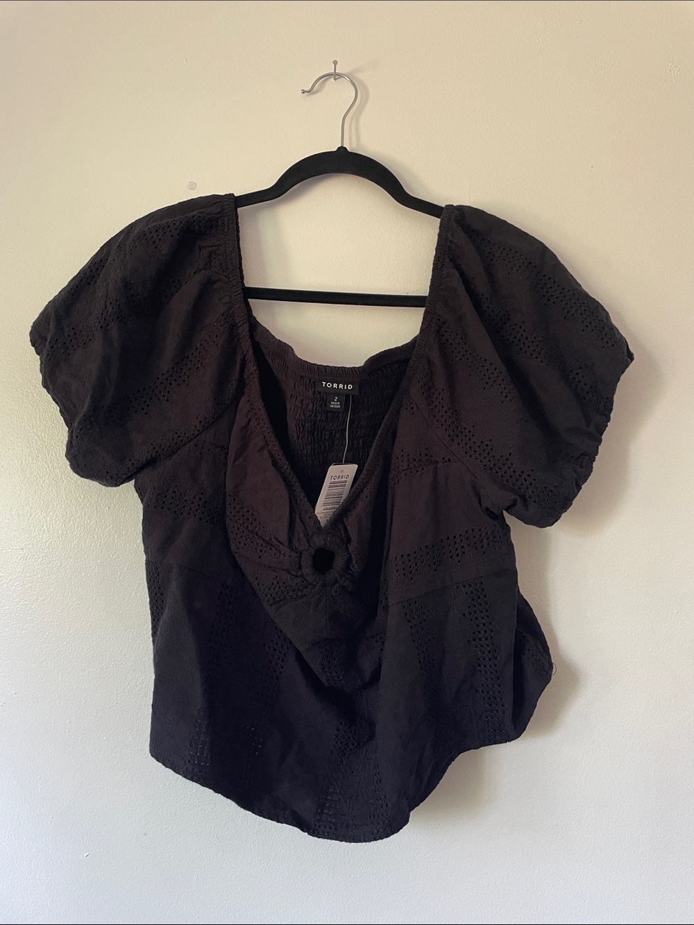 NWT Torrid Black Eyelet Keyhole Front Puff-Sleeve Blouse Size 2x